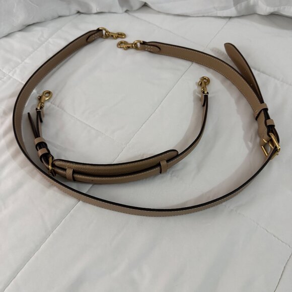 Coach Willow Pebble Leather Bucket Bag (Chalk/Brass) - Picture 5 of 9